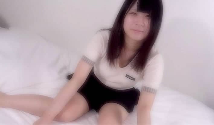 FC2-PPV-4963074 First experience was as an elementary school student! 【Uncensored】【Creampie】A super perverted girlfriend whose first time was way too early. Full-on masochist who cums over and over. Hairy pussy and a huge dirty ass that was too vulgar, so I creampied her. Even after getting creampied she still flashes a peace sign. ※Bonus included