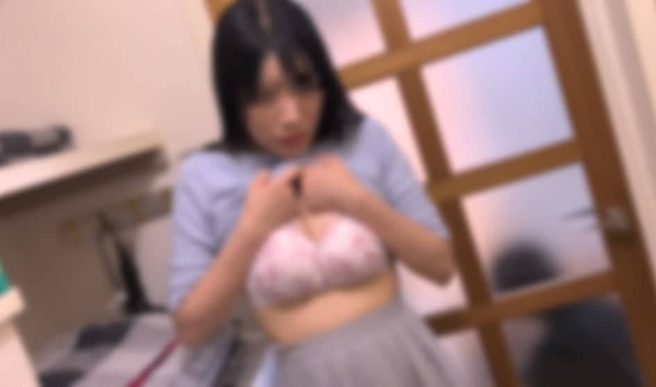 FC2-PPV-4964433 【Private Shoot】Massive squirting wife. Serves while glancing at her husband. Even while pretending to dislike it she releases a huge amount, soaking even her subordinate’s arm…
